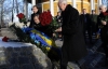 Азаров возложил цветы к памятнику Героям Крут