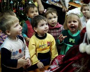 У Росії дозволять всиновлювати дітей судимим та інвалідам
