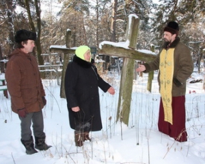 В селе на Черкасщине нашли три могилы участников боя под Крутами