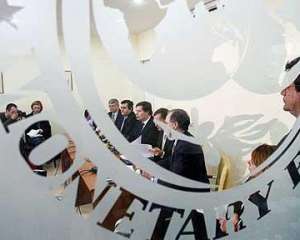 Миссия МВФ обсуждает с Киевом основу новой программы