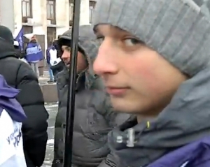 У Донецьку школярі за шоколадку протестували проти невигідного Путіну газу