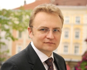Мэр Львова осуждает сепаратизм в регионе: "Украину надо сплавлять"
