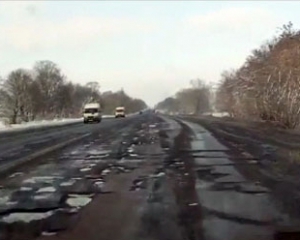Водители жалуются на житомирские дороги: &quot;К Бердичеву ехать почти невозможно&quot;