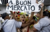 "Мясо к трапу" - FEMEN открыли карнавал секс-индустрии в Рио-де-Жанейро