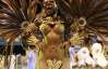 Бразильский карнавал взорвался красками костюмов и мускулистых тел