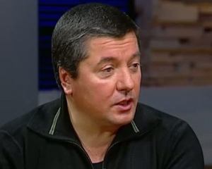 Чем дальше "Регионы" затягивают вопрос с кнопкодавством, тем больше плюсов зарабатывают оппозиции - эксперт
