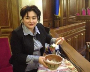 Матіос приносила однопартійцям у Раду пиріг із цибулею, яйцями та сиром