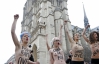 "Папы больше нет!" - FEMEN устроили вакханалию в Соборе Парижской Богоматери