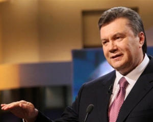 Языковая политика должна способствовать интеграции в украинское общество представителей этносов - Янукович