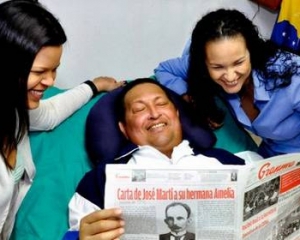 Влада Венесуели показала фото усміхненого Чавеса