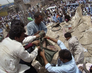 В Пакистане взрыв унес более трех десятков жизней