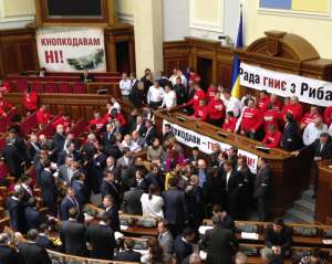 Українці виграють від блокування Ради - соціолог