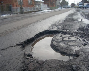 Министр инфраструктуры обвинил в плохих дорогах погоду
