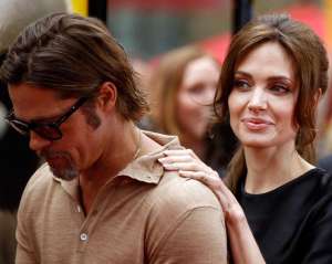 Брэд Питт не удовлетворяет Анджелину Джоли в постели