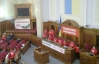 Оппозиция продолжает блокировать президиум Рады