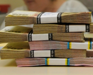 Ровенские мошенники выманили у бабушки 9 тысяч гривен - проводили &quot;денежную реформу&quot;