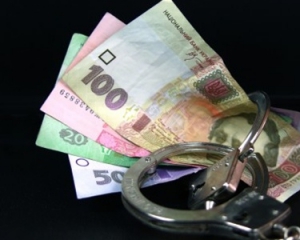 У главврача крымской психбольницы, который любил взятки, нашли 200 тысяч гривен