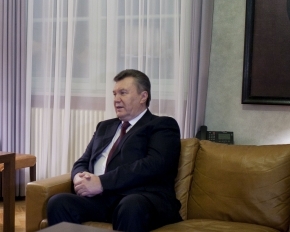 Янукович все еще ??мечтает о скидке на российский газ