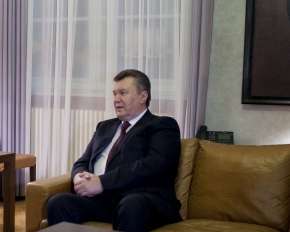 Янукович все ще мріє про знижку на російський газ