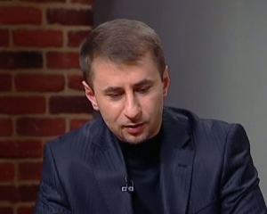 Мельниченко заявив, що Путін на фоні Януковича &quot;нервово курить збоку бамбук&quot;