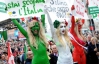 Шалених дівчат FEMEN після атаки на Берлусконі відпустили на волю