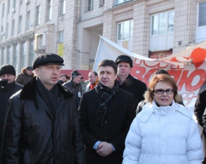 &quot;Украинцы не смогут попасть в Европу с Януковичем&quot; - Яценюк на Майдане