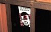 Черновцы заклеили листовками-граффити с красной точкой