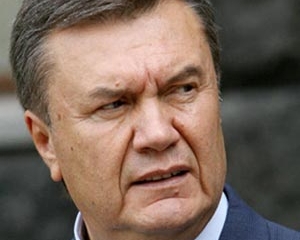 Янукович уволил заместителей руководителей Минэкономразвития и ДУСи