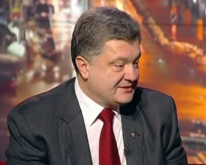 Порошенко розповів, як "київські торти" готують по ночах