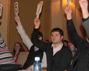 Жена и сын Балоги победили на выборах в Закарпатье