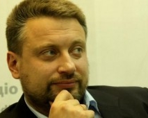 Тарифи на газ треба підняти, бо зараз на них наживаються монополії - експерт