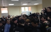 Почався суд по Власенку: сходяться депутати, а журналістів поки що не пускають