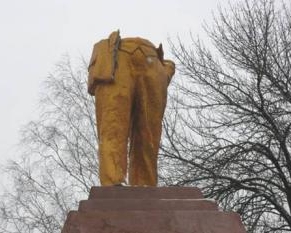 На Львовщине мстят за разрушенного Ленина