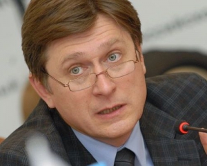 Яценюк зробив багато істеричних заяв, що свідчать про капітуляцію - Фесенко