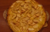 Пирог "Осенняя радость" пекут из яблок и вишен