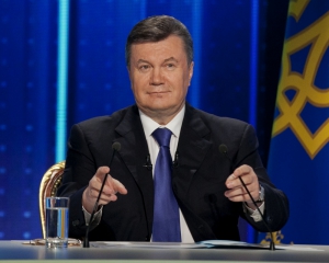 Украина при Януковиче &quot;сползает к авторитаризму&quot; - директор разведки США
