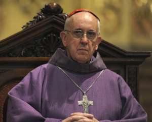 Новый Папа Римский призвал верующих встать на путь любви