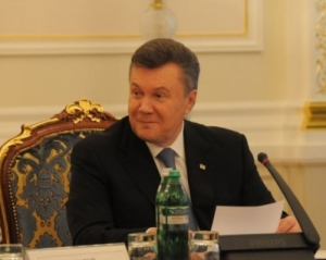 Янукович приказал запустить в Украине рейсы пяти лоукостеров