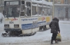"Ядерна зима" у Львові: покинуті на вулицях трамваї, засипані снігом автомобілі