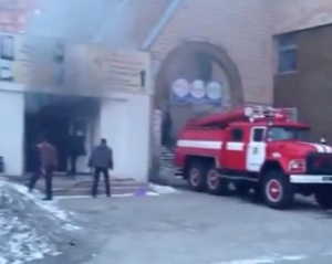 В Вышгороде горел ТРЦ: посетителей едва не накрыло взрывом