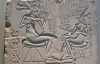 Почему Нефертити всегда рисуют в профиль?