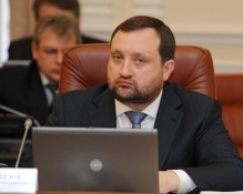 Арбузов просит депутатов срочно рассмотреть 19 законопроектов