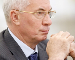 Азаров обещает за два года создать новую промышленность страны