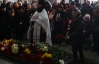 В Киеве прощались с Оксаной Хожай: тело кремируют и отвезут в родной город певицы
