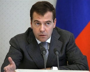 "Наблюдатель при Таможенном союзе будет только "нюхать воздух" - Медведев ответил Азарову