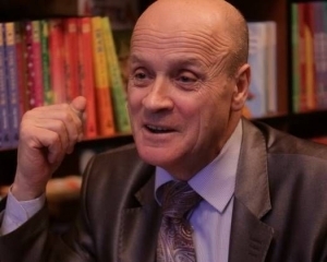 "Через два покоління читачам буде байдуже, який у Ліни Костенко колір очей, а зараз вони забирають її час" - Слабошпицький