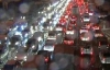 Головні магістралі столиці стоять намертво. В'їзд вантажного транспорту до Києва обмежено