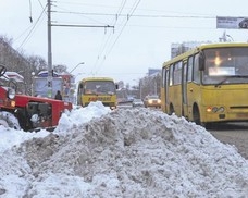 Ліквідовано затори на Столичному шосе та Кільцевій дорозі. Відновлено рух автобусів на 20 маршрутах