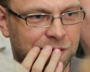 Власенко побачив склад злочину у діях Азарова відносно Капліна
