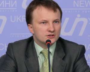 Эксперт: Цель власти в Киеве: разделить оппозицию и выиграть выборы &quot;гречкой&quot;